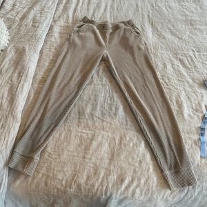 Alo Yoga Muse Sweatpant